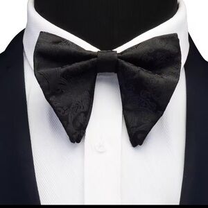 Elegant Men’s Black Bow tie